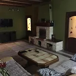 House By The River بوليانا