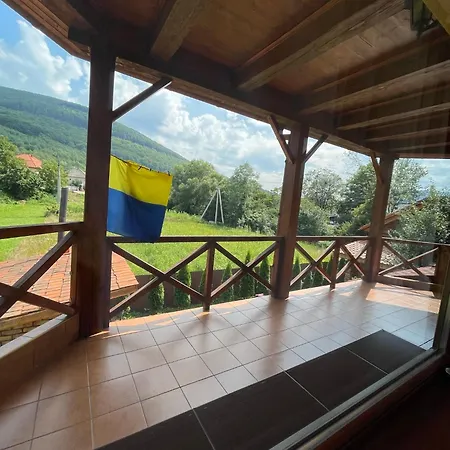 House By The River Casa de Férias Polyana (Transcarpathia)
